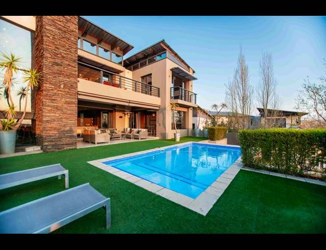 4 BEDROOM HOUSE FOR SALE IN COPPERLEAF ESTATE